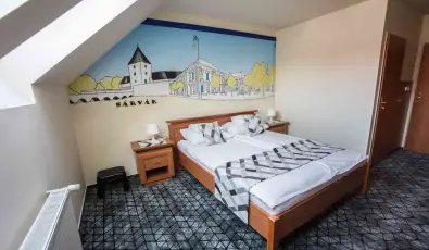 Hotel Vikt�ria S�rv�r