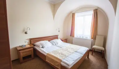 Hotel Vikt�ria S�rv�r