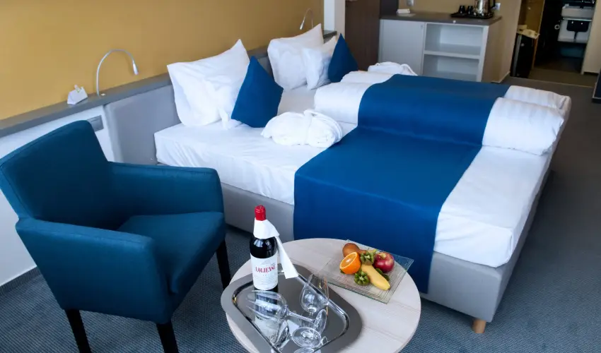 Hotel Yacht Wellness & Business Sifok - Kedvezmnyes r csaldok rszre flpanzival (1 jtl)