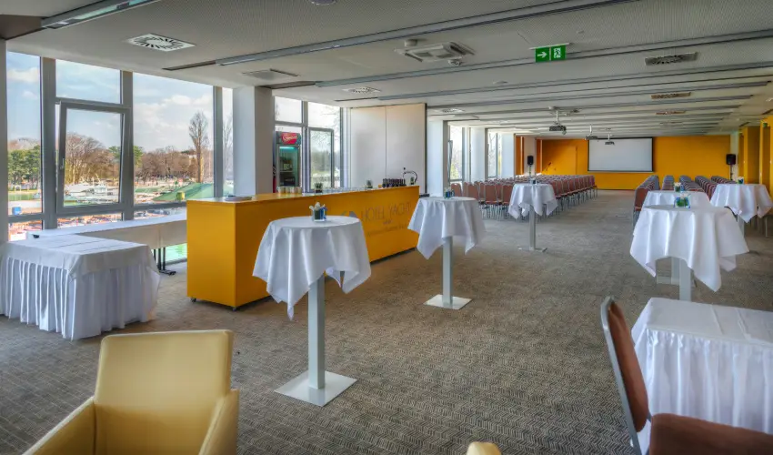 Hotel Yacht Wellness & Business Sifok - Kedvezmnyes r csaldok rszre flpanzival (1 jtl)