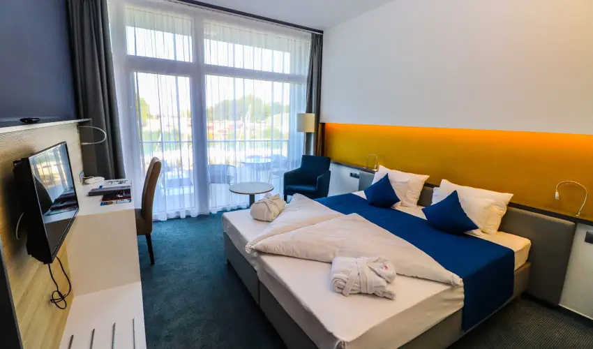 Hotel Yacht Wellness & Business Sifok - Kedvezmnyes r csaldok rszre flpanzival (1 jtl)