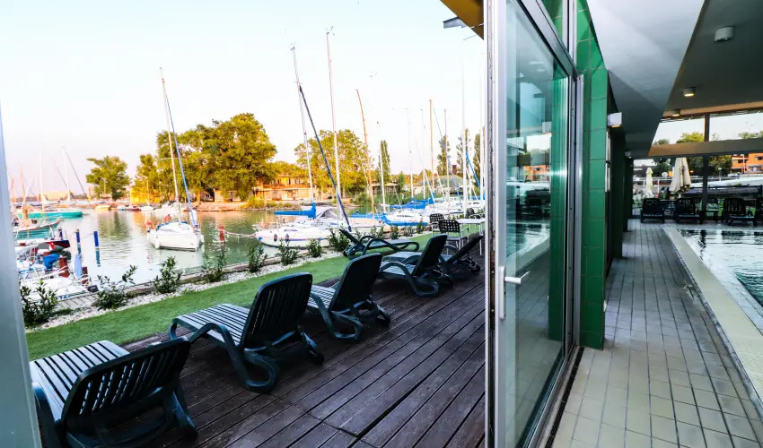 Hotel Yacht Wellness & Business Sifok - Kedvezmnyes r csaldok rszre flpanzival (1 jtl)