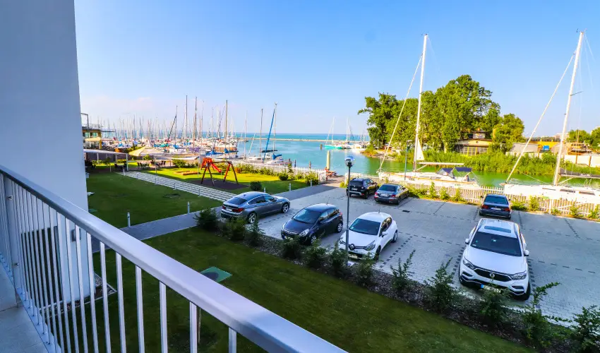 Hotel Yacht Wellness & Business Sifok - Kedvezmnyes r csaldok rszre flpanzival (1 jtl)