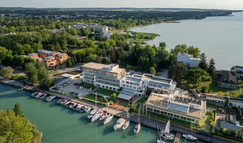Hotel Yacht Wellness & Business Si�fok - Senior aj�nlat (1 �jt�l)