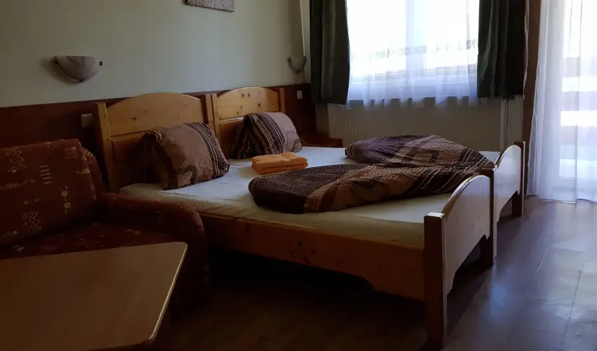 Hungria Panzi Miskolctapolca - Kikapcsolds Miskolctapolcn flpanzival (min. 2 j)