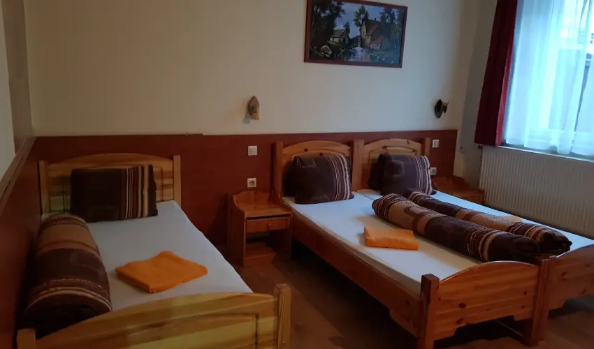 Hungria Panzi Miskolctapolca - Kikapcsolds Miskolctapolcn flpanzival (min. 2 j)