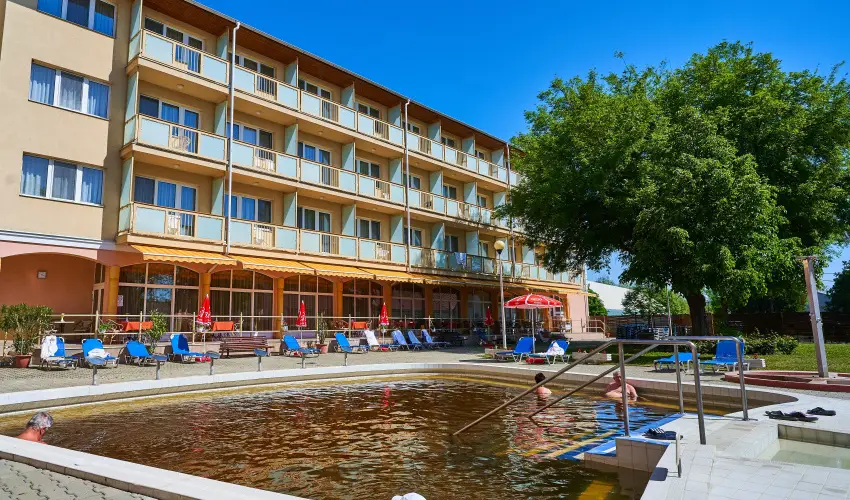 Hungarospa Thermal Hotel Hajdszoboszl - Kedvezmnyes r csaldok rszreak flpanzival, frdbelpvel (1 jtl)