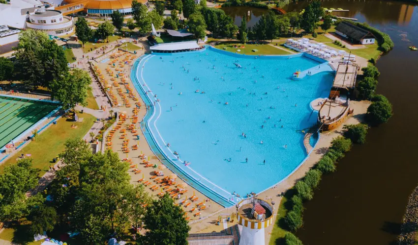 Hungarospa Thermal Hotel Hajdszoboszl - Kedvezmnyes r csaldok rszreak flpanzival, frdbelpvel (1 jtl)