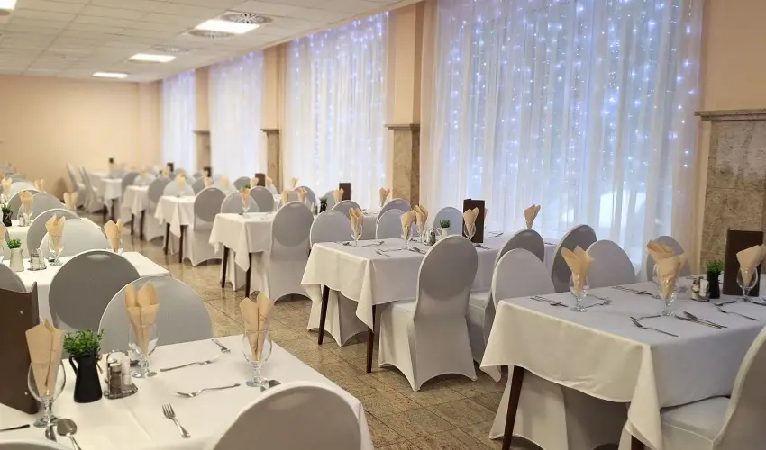 Hungarospa Thermal Hotel Hajdszoboszl - Kedvezmnyes r csaldok rszreak flpanzival, frdbelpvel (1 jtl)