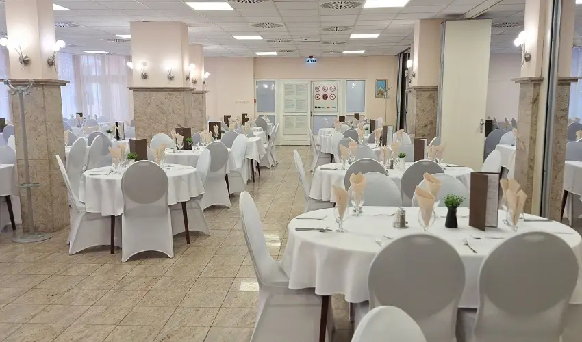 Hungarospa Thermal Hotel Hajdszoboszl - Kedvezmnyes r csaldok rszreak flpanzival, frdbelpvel (1 jtl)