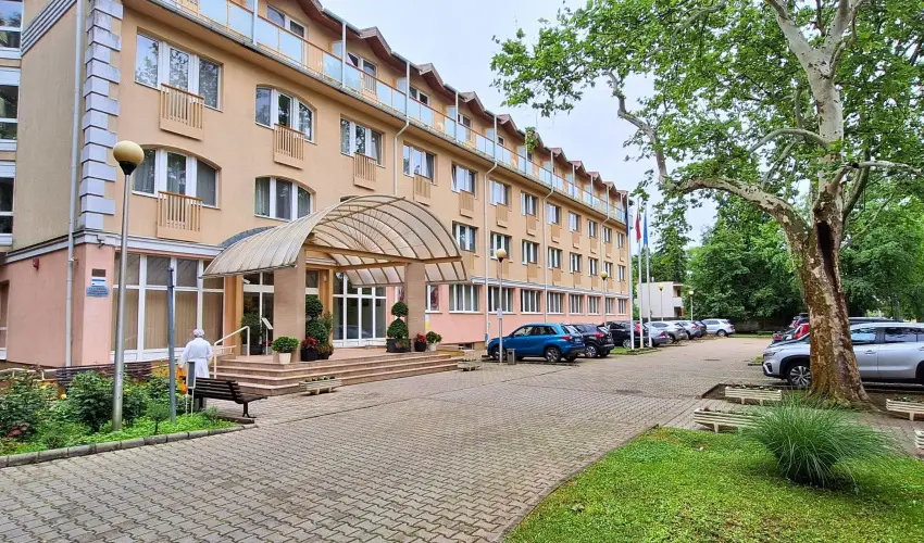 Hungarospa Thermal Hotel Hajdszoboszl - Kedvezmnyes r csaldok rszreak flpanzival, frdbelpvel (1 jtl)