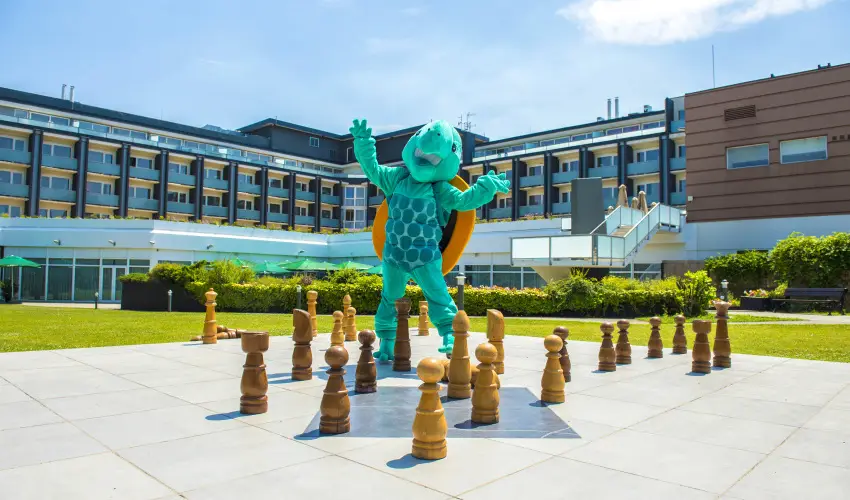 Hunguest Szeged (kor�bbi Forr�s) Szeged - Egy �jszak�s aj�nlat f�rd�bel�p�vel