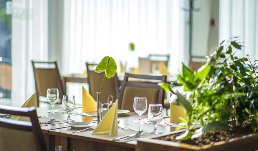 Hunguest Szeged (kor�bbi Forr�s) Szeged - Egy �jszak�s aj�nlat f�rd�bel�p�vel