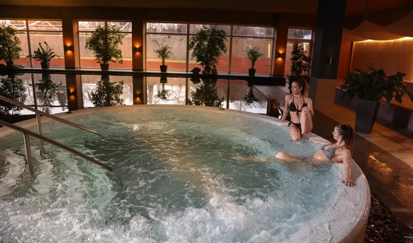 Hunguest Szeged (kor�bbi Forr�s) Szeged - Egy �jszak�s aj�nlat f�rd�bel�p�vel