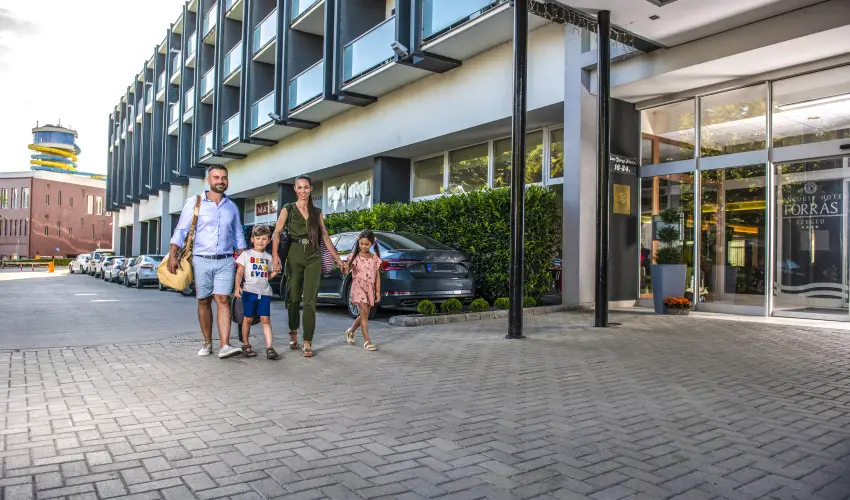 Hunguest Szeged (kor�bbi Forr�s) Szeged - Egy �jszak�s aj�nlat f�rd�bel�p�vel