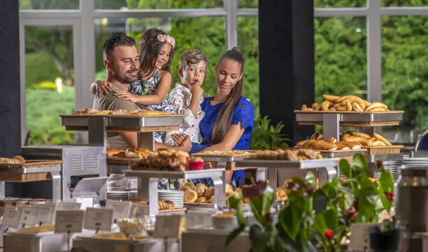 Hunguest Szeged (kor�bbi Forr�s) Szeged - Egy �jszak�s aj�nlat f�rd�bel�p�vel