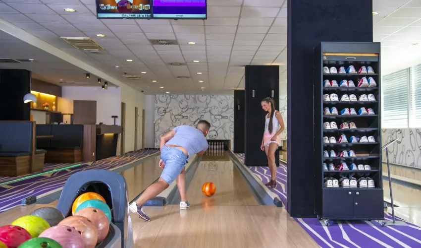 Hunguest Szeged (kor�bbi Forr�s) Szeged - Egy �jszak�s aj�nlat f�rd�bel�p�vel