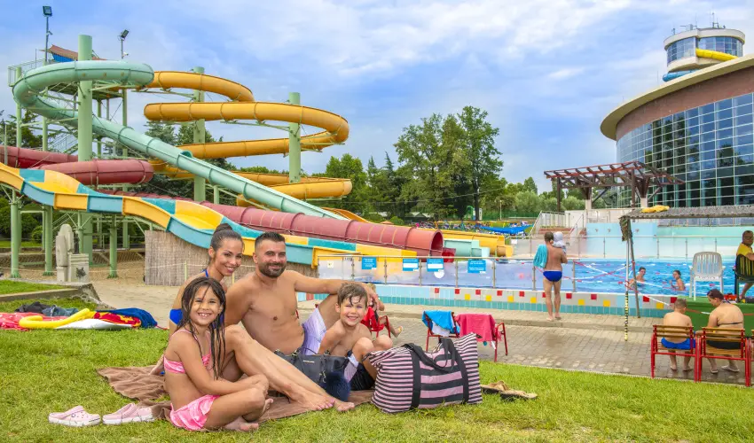 Hunguest Szeged (kor�bbi Forr�s) Szeged - Egy �jszak�s aj�nlat f�rd�bel�p�vel