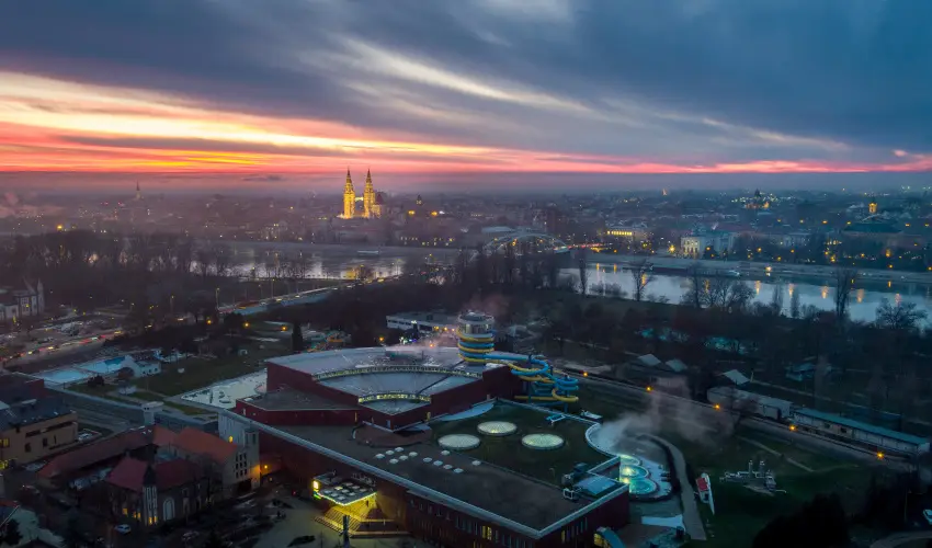 Hunguest Szeged (kor�bbi Forr�s) Szeged - Egy �jszak�s aj�nlat f�rd�bel�p�vel