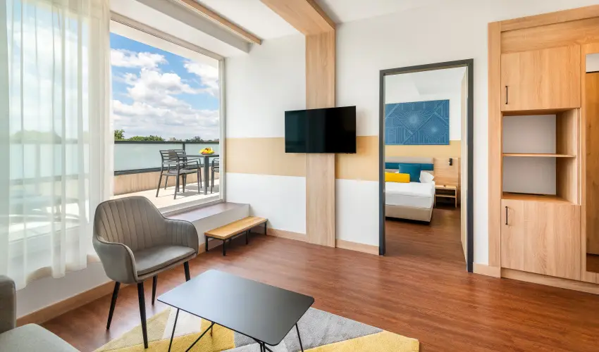 Hunguest Szeged (kor�bbi Forr�s) Szeged - Egy �jszak�s aj�nlat f�rd�bel�p�vel