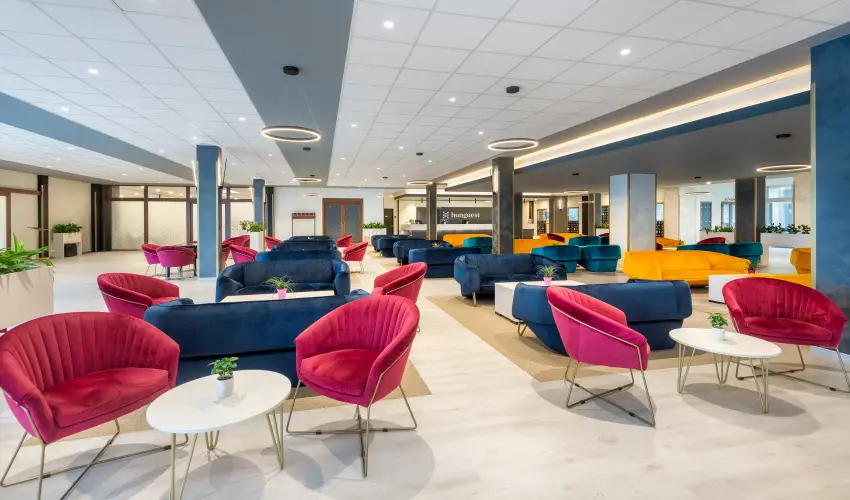 Hunguest Szeged (kor�bbi Forr�s) Szeged - Egy �jszak�s aj�nlat f�rd�bel�p�vel