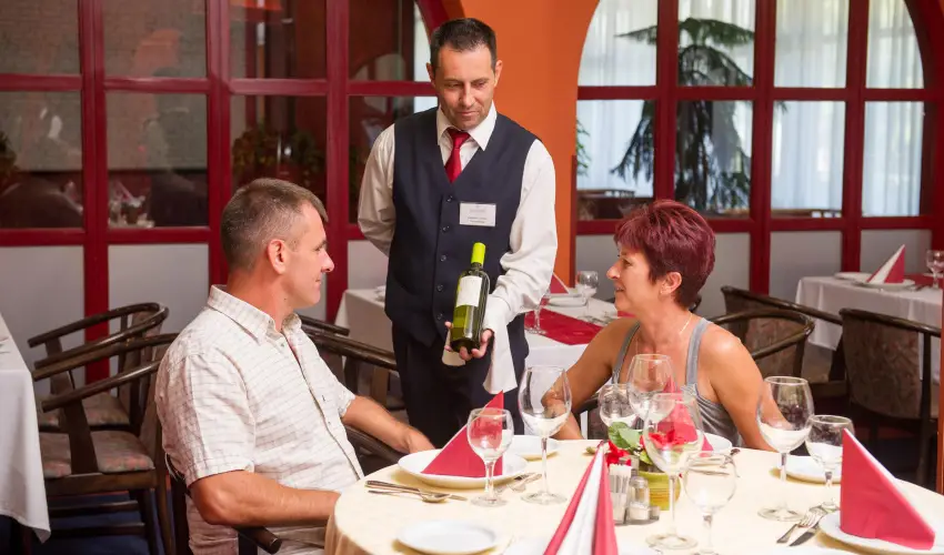 Hotel Nagyerd� Debrecen - Kedvezm�nyes �r csal�dok r�sz�reak �tkez�s n�lk�l (1 �jt�l)