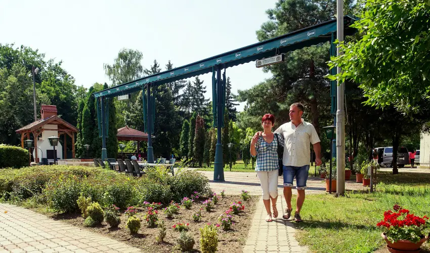 Hotel Nagyerd� Debrecen - Kedvezm�nyes �r csal�dok r�sz�reak �tkez�s n�lk�l (1 �jt�l)