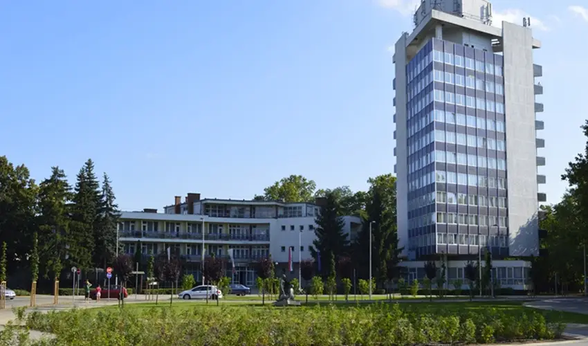 Hotel Nagyerd� Debrecen - Kedvezm�nyes �r csal�dok r�sz�reak �tkez�s n�lk�l (1 �jt�l)