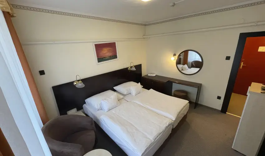 Hotel Nagyerd� Debrecen - Kedvezm�nyes �r csal�dok r�sz�reak �tkez�s n�lk�l (1 �jt�l)
