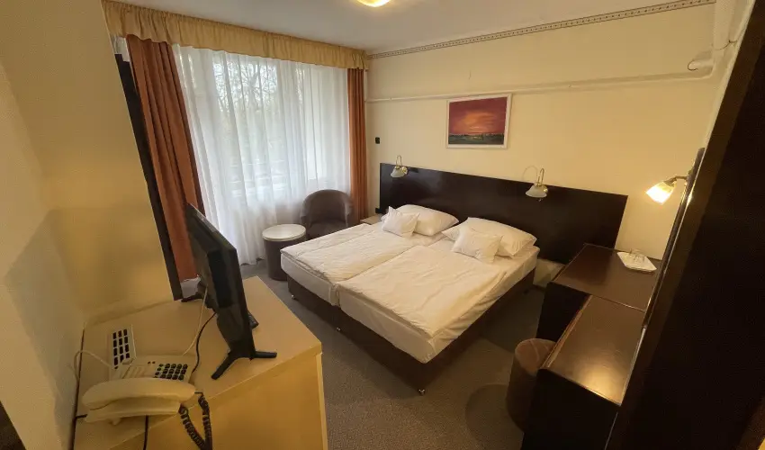 Hotel Nagyerd� Debrecen - Kedvezm�nyes �r csal�dok r�sz�reak �tkez�s n�lk�l (1 �jt�l)