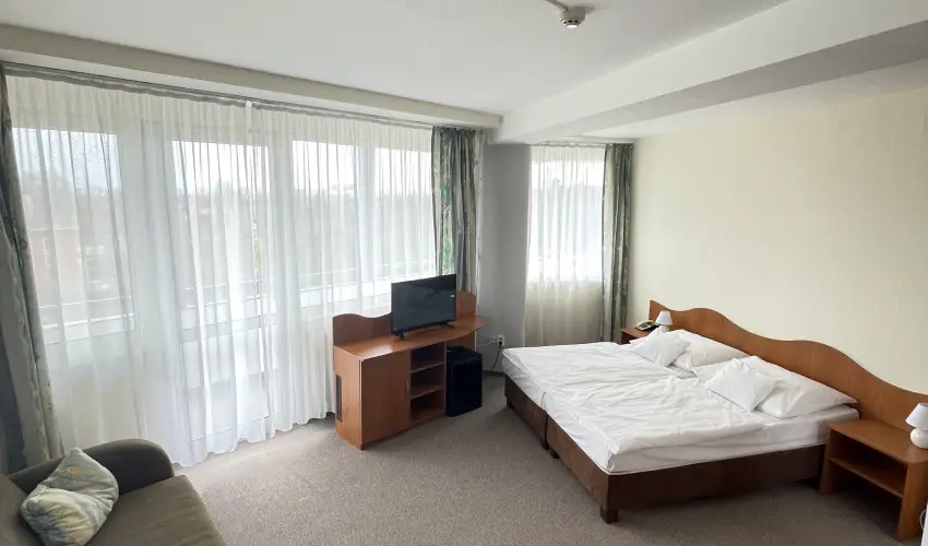 Hotel Nagyerd� Debrecen - Kedvezm�nyes �r csal�dok r�sz�reak �tkez�s n�lk�l (1 �jt�l)