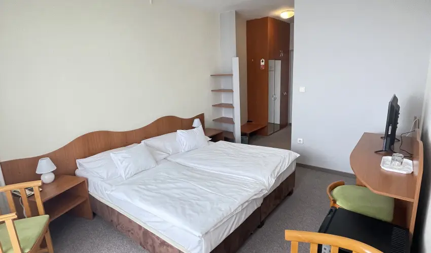 Hotel Nagyerd� Debrecen - Kedvezm�nyes �r csal�dok r�sz�reak �tkez�s n�lk�l (1 �jt�l)