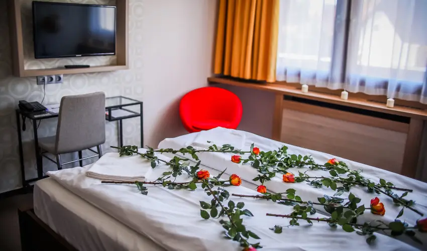 Imola Udvarh�z Eger - Kedvezm�nyes �r csal�dok r�sz�reak reggelis ell�t�ssal (1 �jt�l)