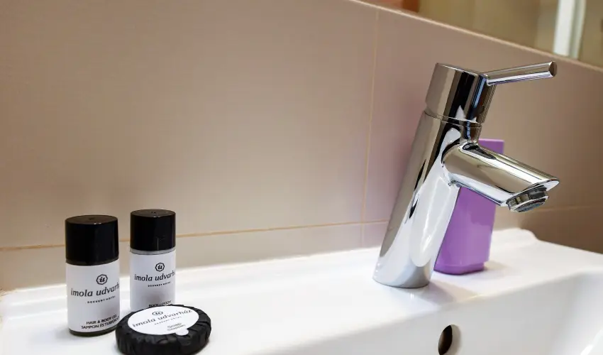 Imola Udvarh�z Eger - Kedvezm�nyes �r csal�dok r�sz�reak reggelis ell�t�ssal (1 �jt�l)