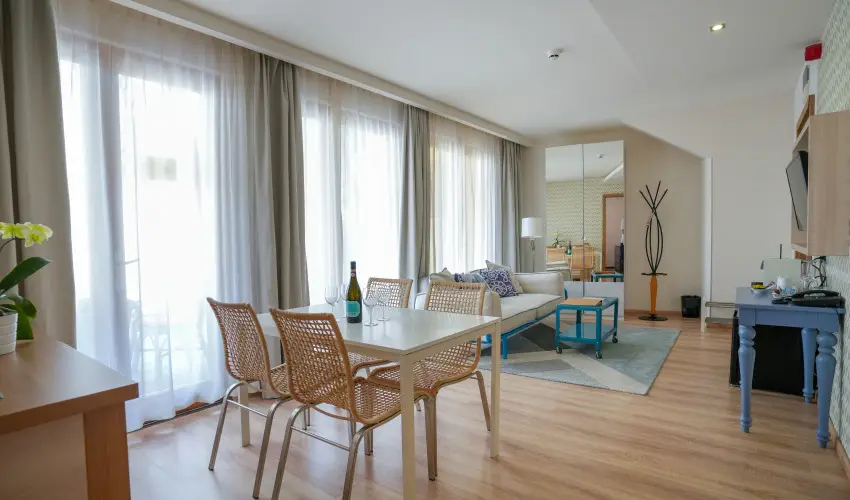 Imola Udvarh�z Eger - Kedvezm�nyes �r csal�dok r�sz�reak reggelis ell�t�ssal (1 �jt�l)