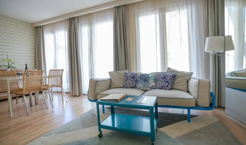 Imola Udvarh�z Eger - Kedvezm�nyes �r csal�dok r�sz�reak reggelis ell�t�ssal (1 �jt�l)