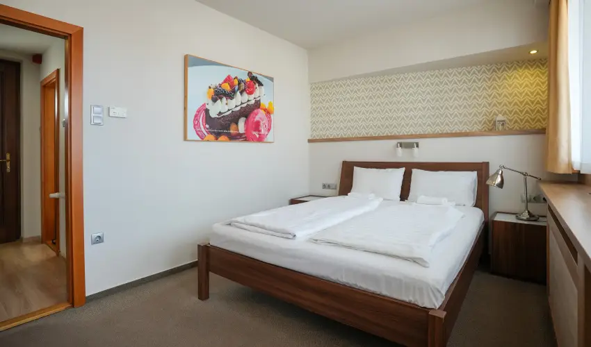 Imola Udvarh�z Eger - Kedvezm�nyes �r csal�dok r�sz�reak reggelis ell�t�ssal (1 �jt�l)