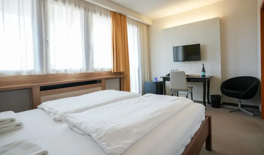 Imola Udvarh�z Eger - Kedvezm�nyes �r csal�dok r�sz�reak reggelis ell�t�ssal (1 �jt�l)