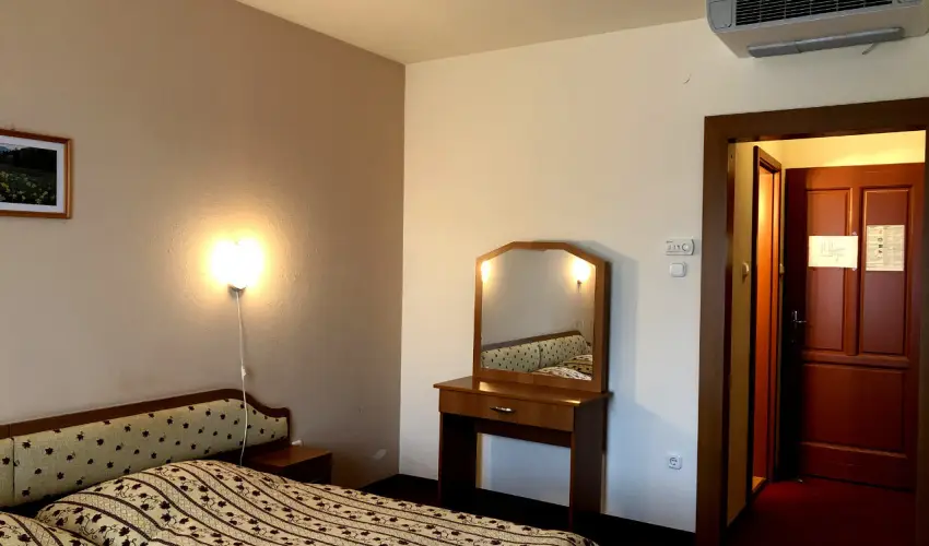 Hotel Imperial Gy�gysz�ll� Kisk�r�s - Kedvezm�nyes �r csal�dok r�sz�reak reggelis ell�t�ssal (1 �jt�l)