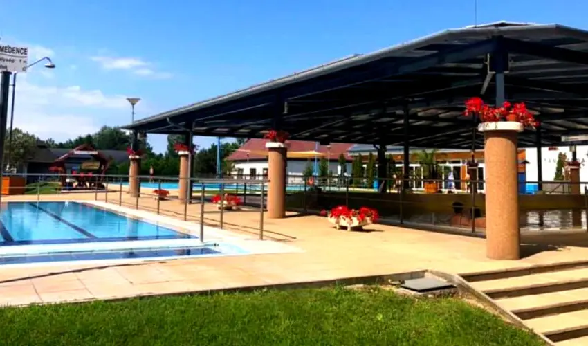 Hotel Imperial Gy�gysz�ll� Kisk�r�s - Kedvezm�nyes �r csal�dok r�sz�reak reggelis ell�t�ssal (1 �jt�l)