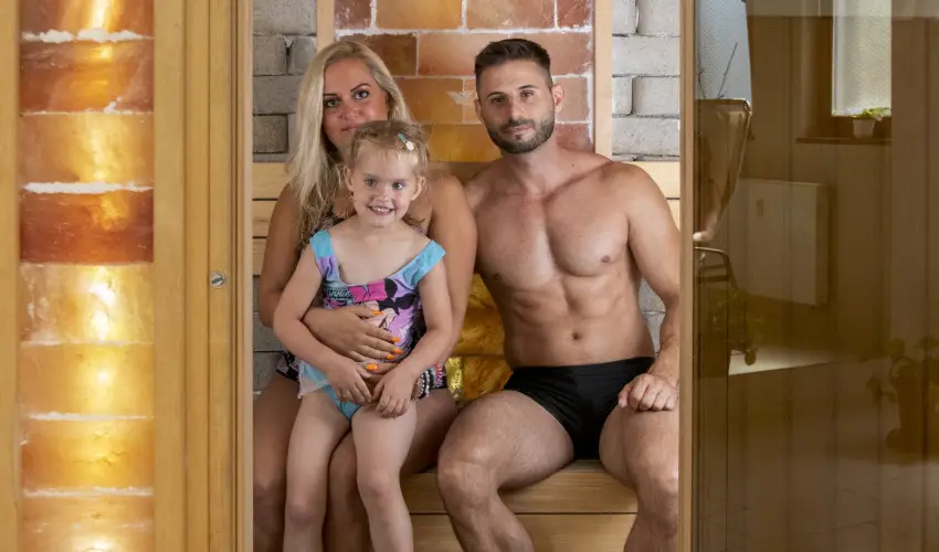 Hotel Imperial Gy�gysz�ll� Kisk�r�s - Kedvezm�nyes �r csal�dok r�sz�reak reggelis ell�t�ssal (1 �jt�l)