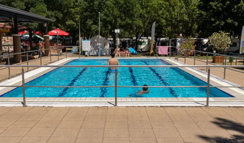 Hotel Imperial Gy�gysz�ll� Kisk�r�s - Kedvezm�nyes �r csal�dok r�sz�reak reggelis ell�t�ssal (1 �jt�l)