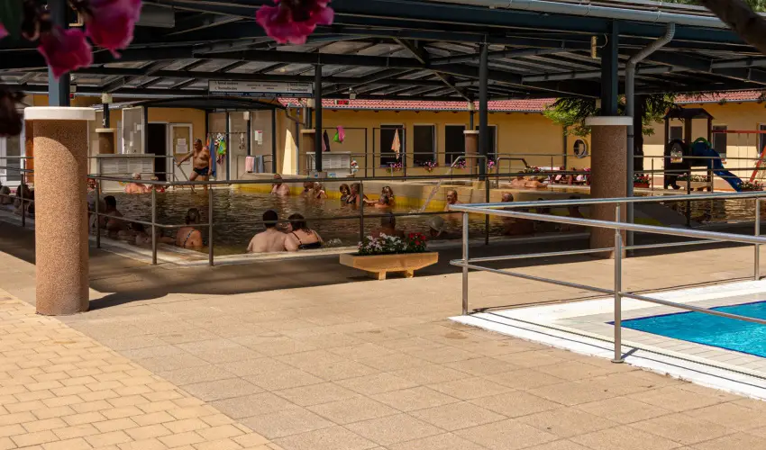 Hotel Imperial Gy�gysz�ll� Kisk�r�s - Kedvezm�nyes �r csal�dok r�sz�reak reggelis ell�t�ssal (1 �jt�l)