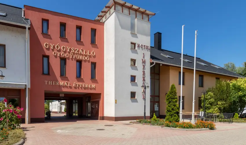 Hotel Imperial Gy�gysz�ll� Kisk�r�s - Kedvezm�nyes �r csal�dok r�sz�reak reggelis ell�t�ssal (1 �jt�l)