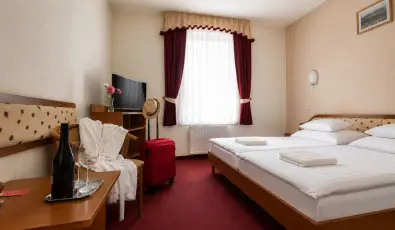 Hotel Imperial Gy�gysz�ll� Kisk�r�s