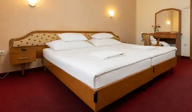 Hotel Imperial Gy�gysz�ll� Kisk�r�s
