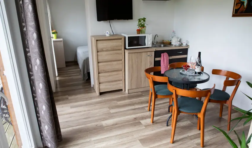 Zsanett Hotel Balatonkeresztr - Pnksd 