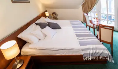 Zsanett Hotel Balatonkeresztr