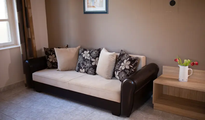 Zsanett Hotel Balatonkeresztr - Pnksd 