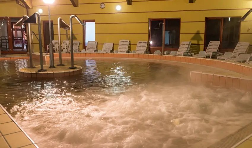 Vulkán Wellness Hotel és Kemping Celldömölk - Pihenés a Vulkán Fürdő Resort mobilházaiban - félpanzióval, fürdőhasználattal (min. 4 éj)
